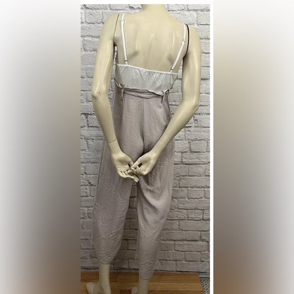 THE CLOTHING COMPANY PINK & WHITE EMBELLISHED SLEEVELESS JUMPSUIT SIZE S - Picture 4 of 5